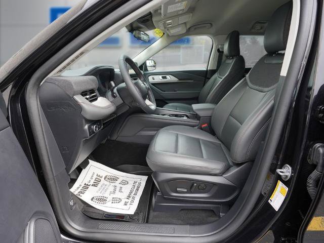 Certified 2025 Ford Explorer Active w/ Active Comfort Package AWD/4WD image 13