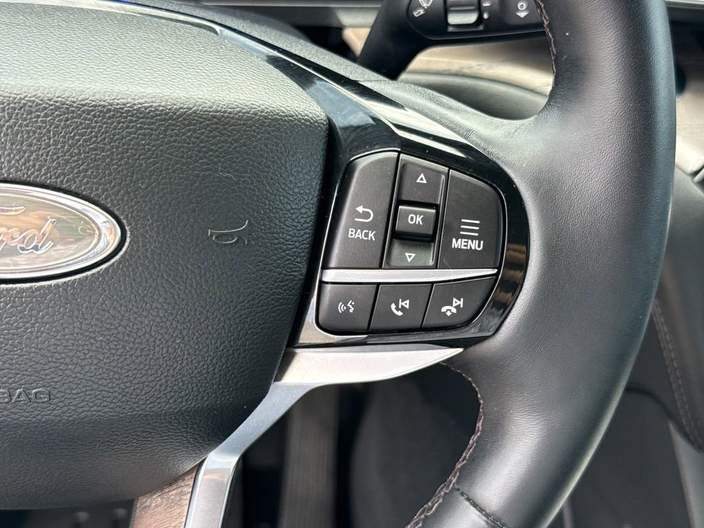 Certified 2022 Ford Explorer Platinum w/ Equipment Group 601A AWD/4WD image 17