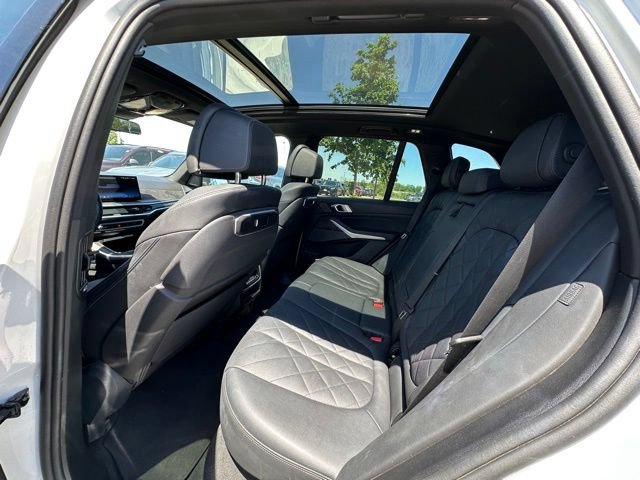 Used 2024 BMW X5 xDrive40i AWD/4WD image 14