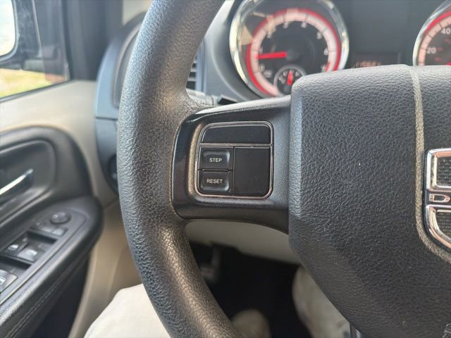 Used 2018 Dodge Grand Caravan SE FWD image 29
