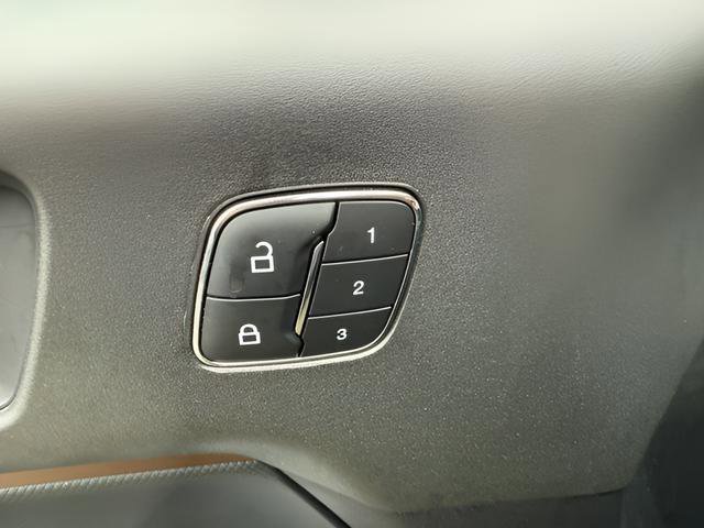 Certified 2025 Ford Bronco Sport Outer Banks w/ Outer Banks Tech Package+ AWD/4WD image 23