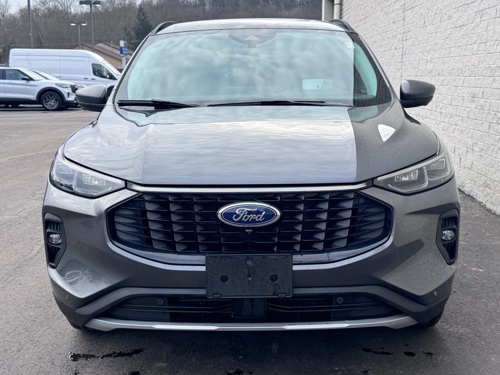 Certified 2023 Ford Escape SE w/ PHEV Premium Package image 9