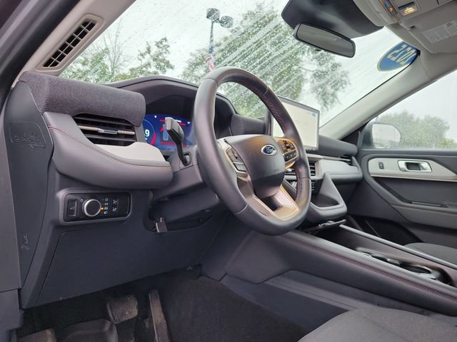 Certified 2025 Ford Explorer Active AWD/4WD image 10