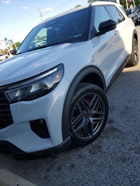 Certified 2026 Ford Explorer ST-Line w/ ST-Line Street Pack AWD/4WD image 1