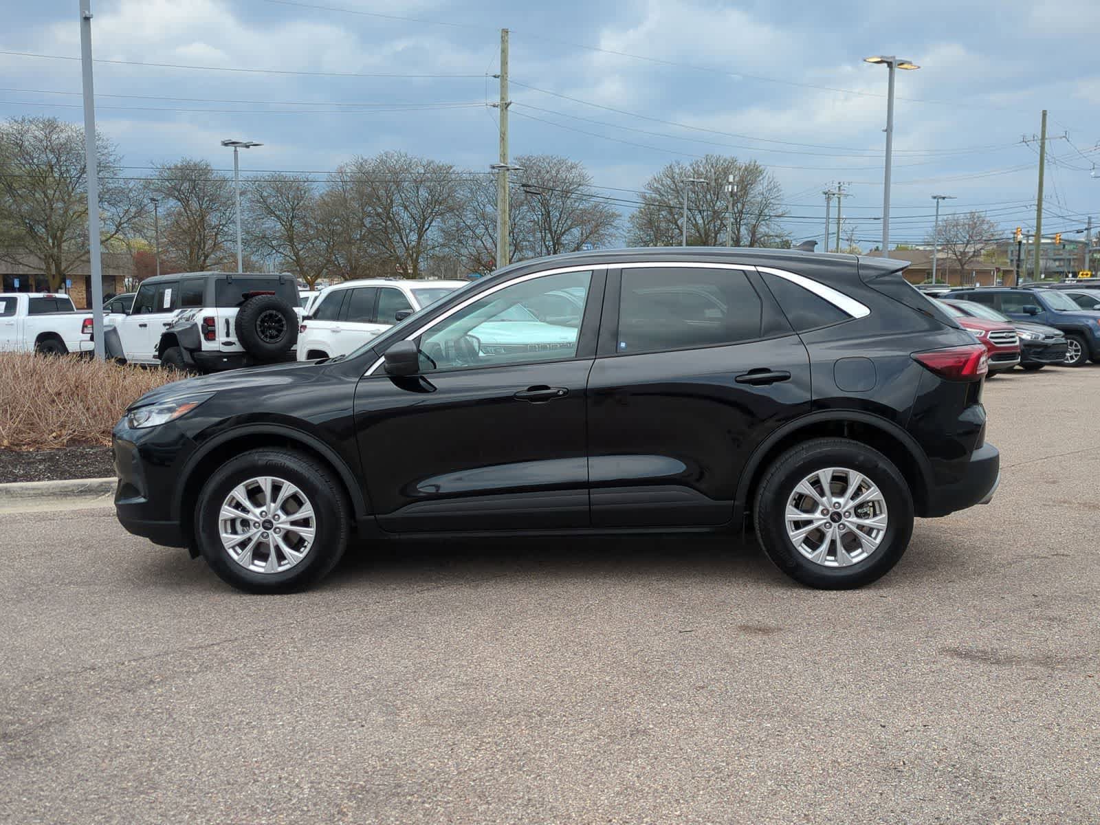 Certified 2023 Ford Escape Active AWD/4WD image 5