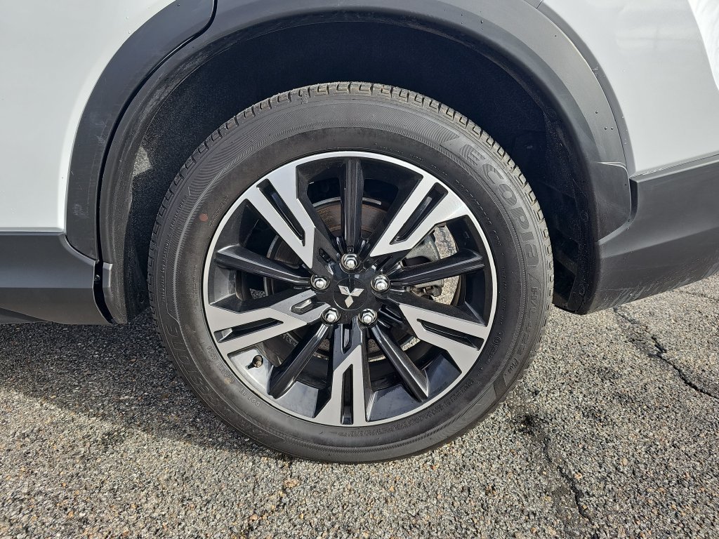 Used 2025 Mitsubishi Eclipse Cross AWD image 33
