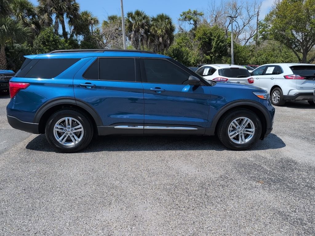 Certified 2022 Ford Explorer XLT image 2