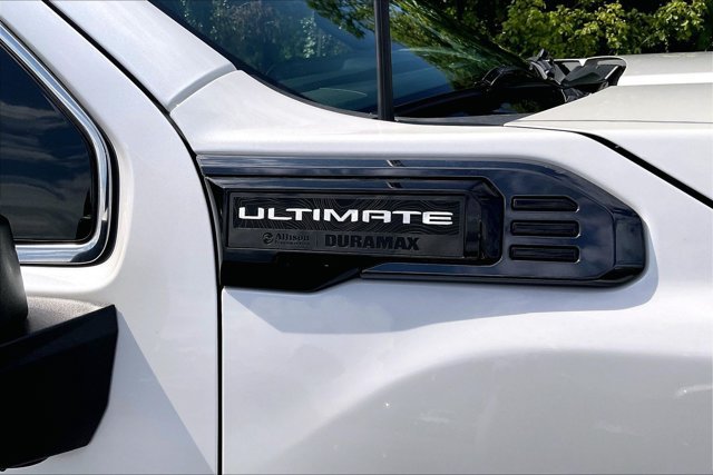 Used 2025 GMC Sierra 2500 Denali Ultimate AWD/4WD image 8