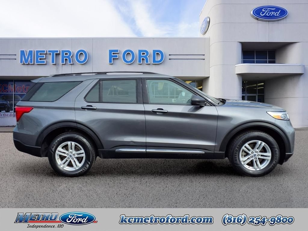 Certified 2023 Ford Explorer XLT w/ Equipment Group 202A AWD/4WD image 2