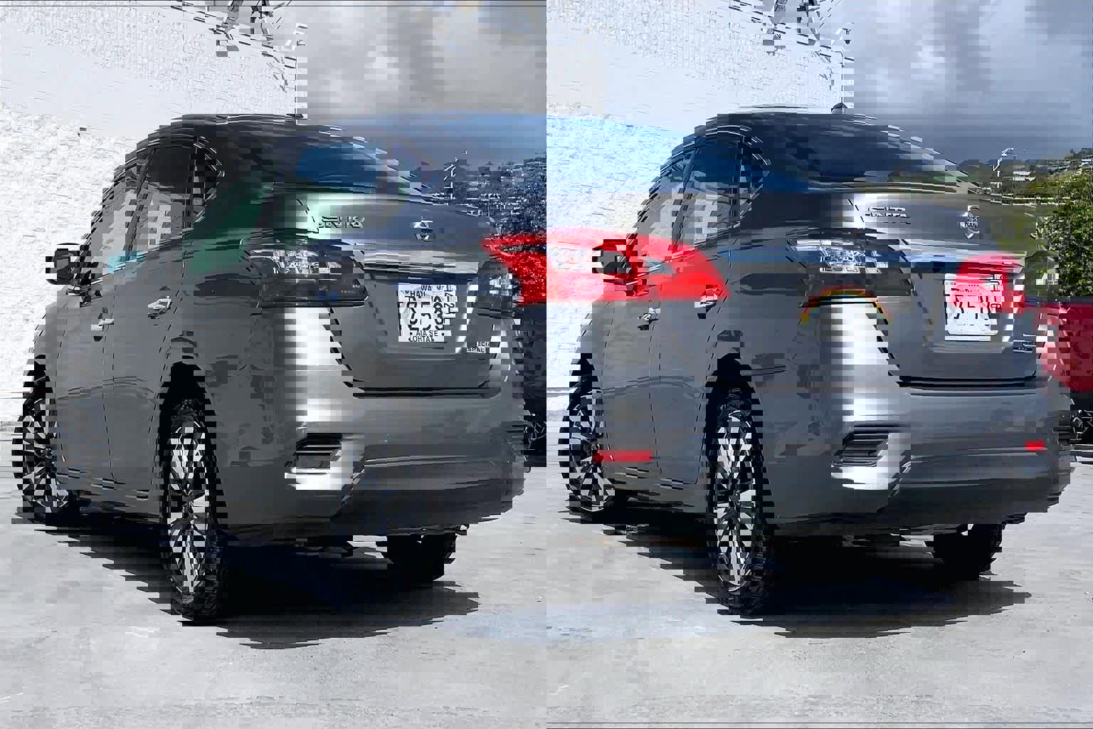 Used 2019 Nissan Sentra SV w/ Special Edition Package image 4