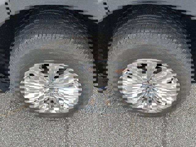 Certified 2022 Ford Explorer Limited w/ Hybrid Equipment Group 310A image 22