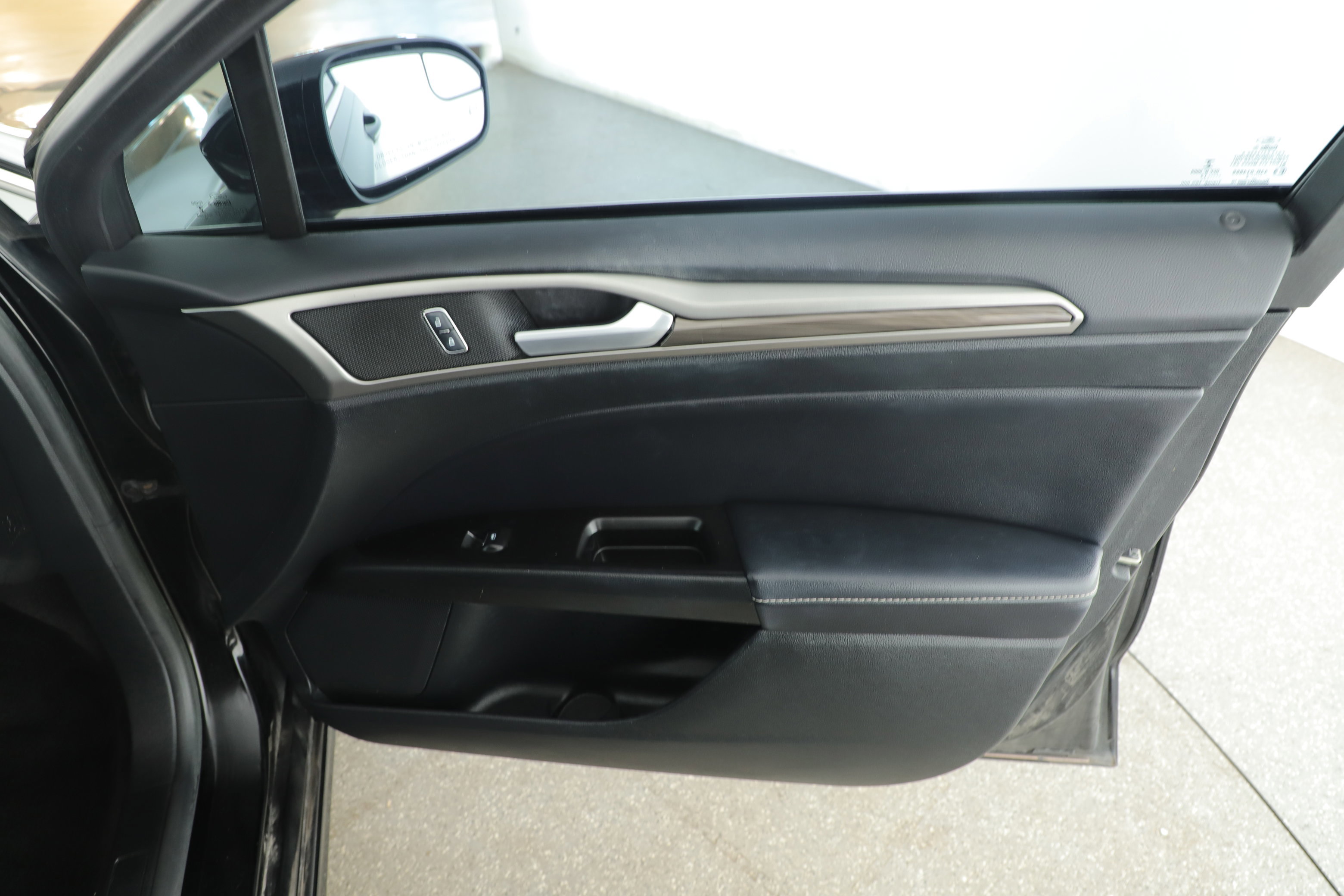 Certified 2017 Ford Fusion SE image 11