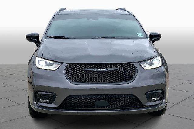 Used 2023 Chrysler Pacifica Limited w/ S Appearance Package image 6