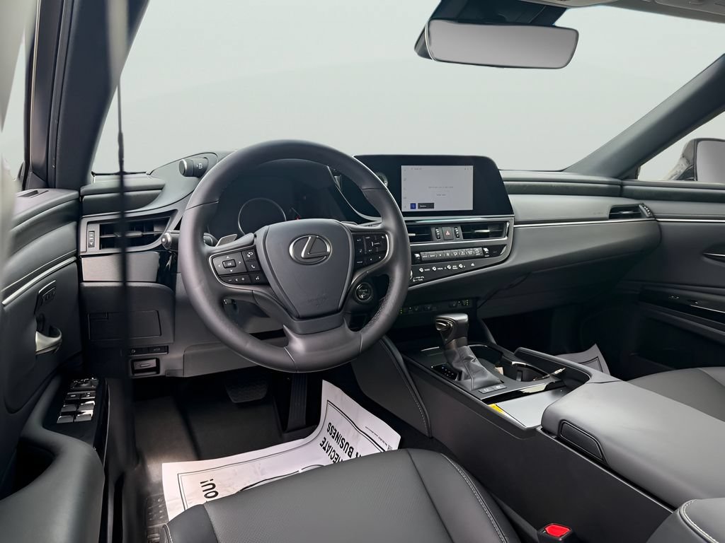 Used 2025 Lexus ES 300h w/ Premium Package FWD image 10