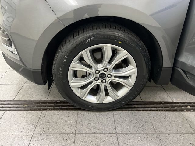 Certified 2024 Ford Edge Titanium AWD/4WD image 10