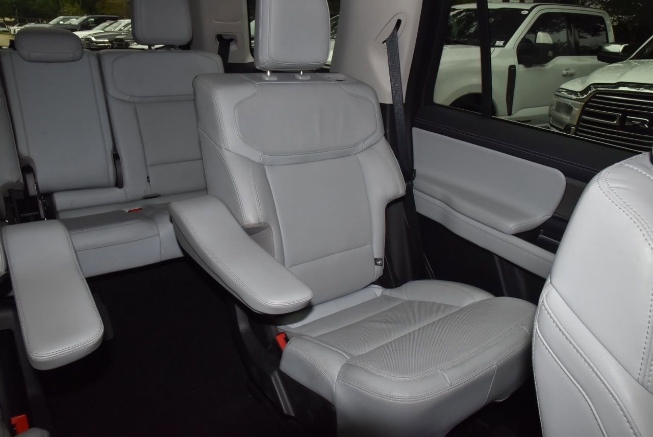 Certified 2025 Ford Expedition Platinum AWD/4WD image 23