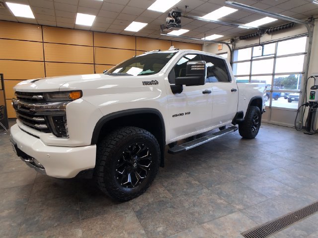 Used 2022 Chevrolet Silverado 2500 High Country w/ Technology Package AWD/4WD image 3