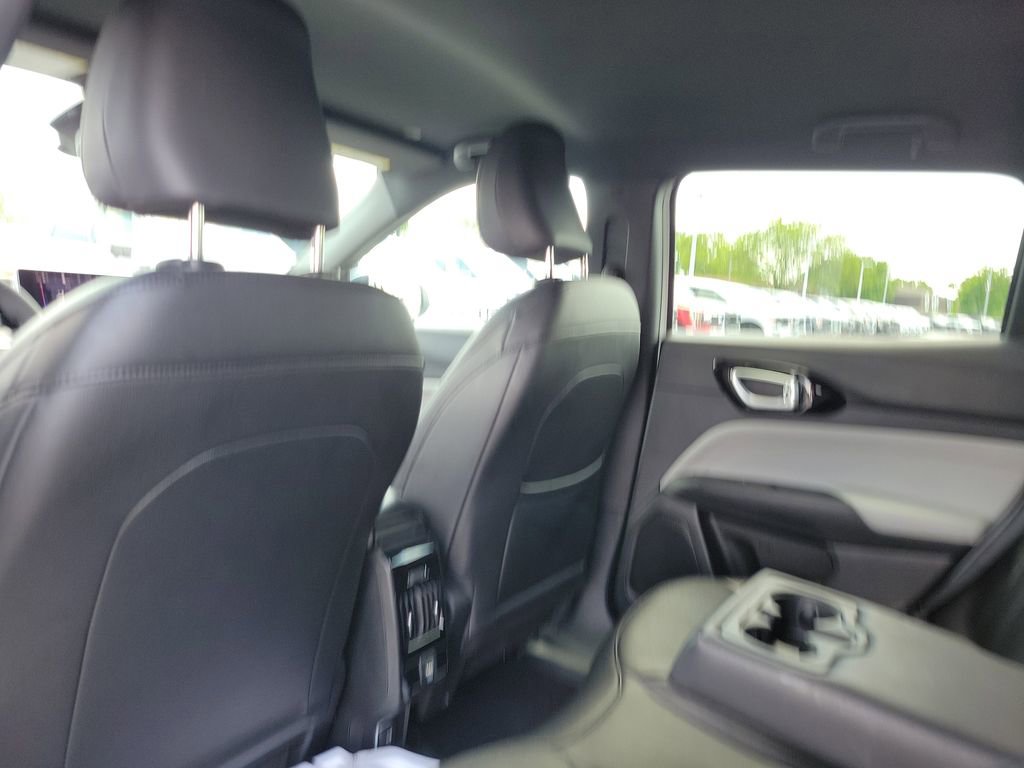 Used 2025 Jeep Compass Limited AWD/4WD image 16