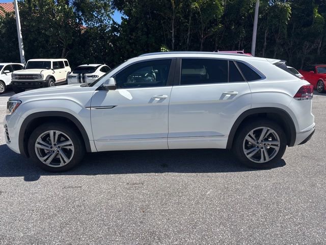 Used 2024 Volkswagen Atlas Cross Sport SEL R-Line AWD/4WD image 2