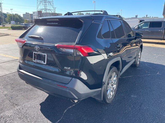Used 2022 Toyota RAV4 XLE Premium FWD image 7