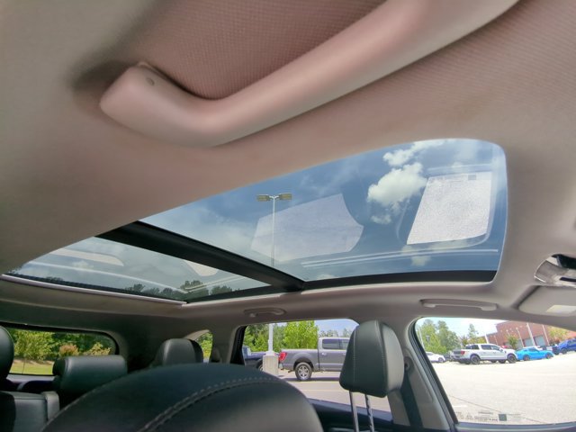 Used 2023 Kia Sorento S w/ Panoramic Sunroof Package FWD image 22