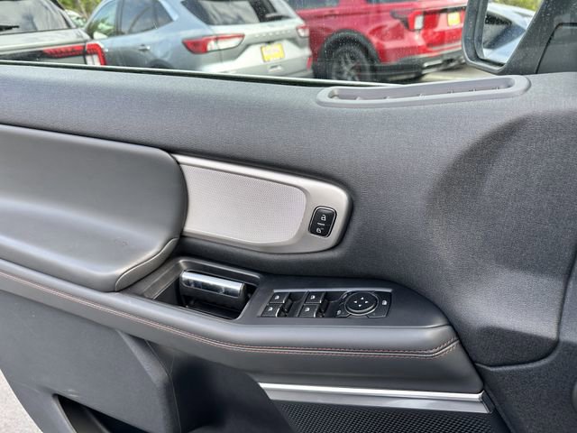 Certified 2025 Ford Expedition Active AWD/4WD image 30