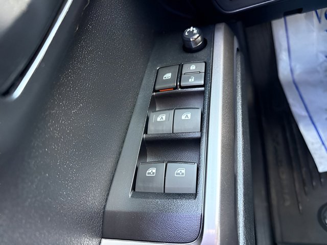 Used 2023 Toyota Tacoma SR5 AWD/4WD image 11