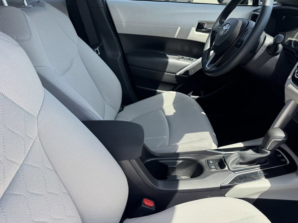 Used 2022 Toyota Corolla Cross LE FWD image 8