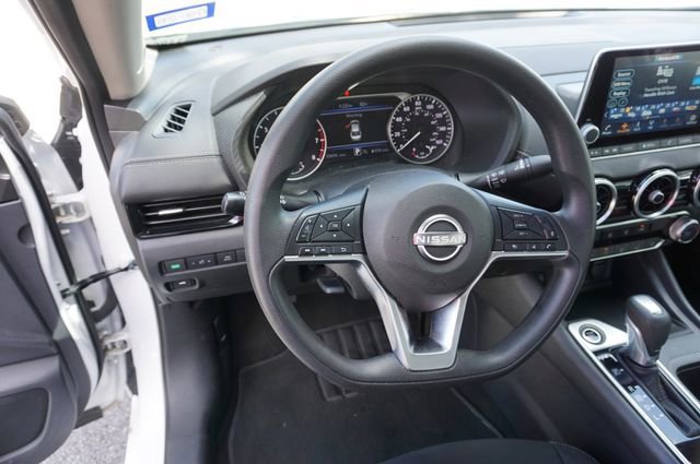 Used 2025 Nissan Sentra SV image 18