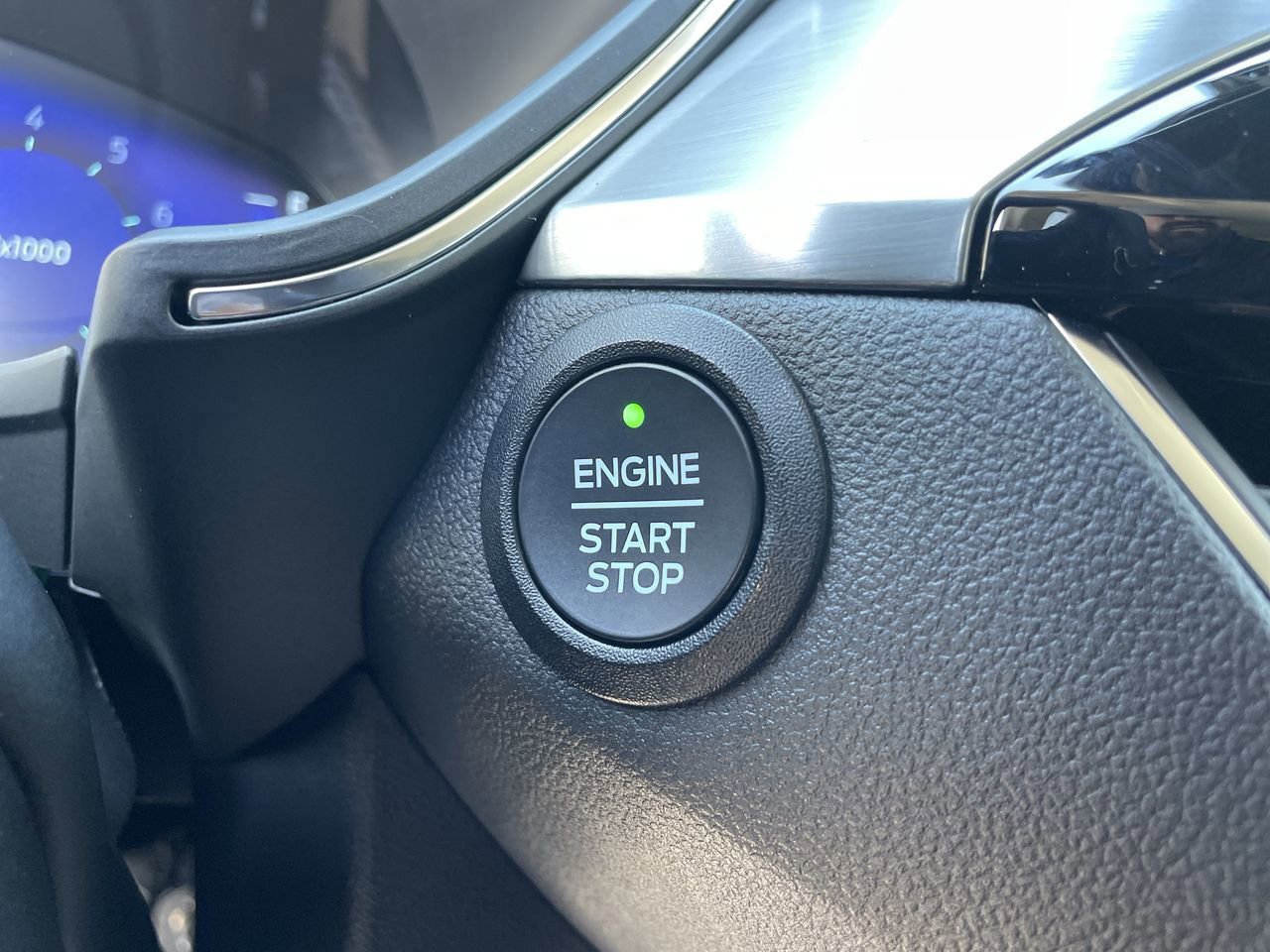 Certified 2022 Ford Escape Titanium image 30