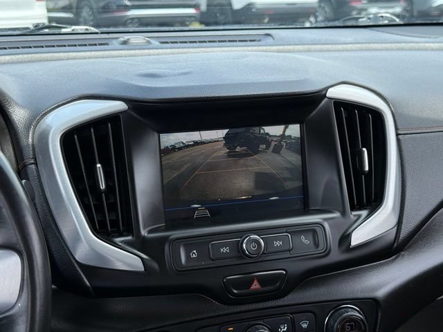 Used 2020 GMC Terrain SLE w/ Driver Convenience Package FWD image 3