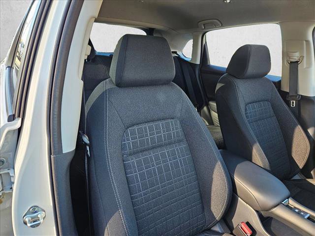 Used 2025 Honda HR-V LX image 23