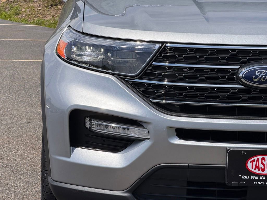 Certified 2023 Ford Explorer XLT w/ Equipment Group 202A AWD/4WD image 2