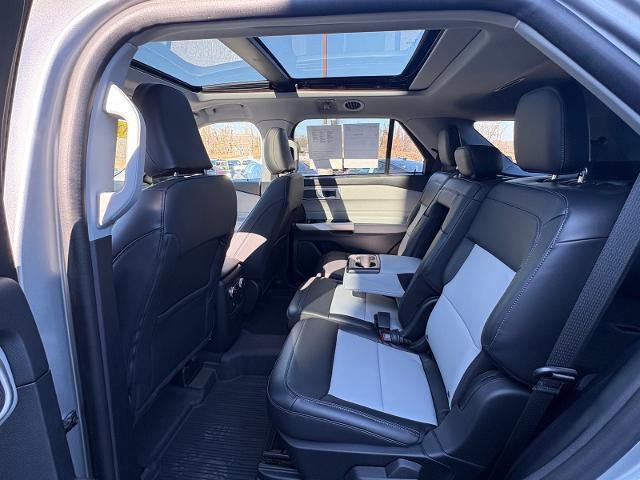Certified 2022 Ford Explorer XLT w/ Equipment Group 202A image 30