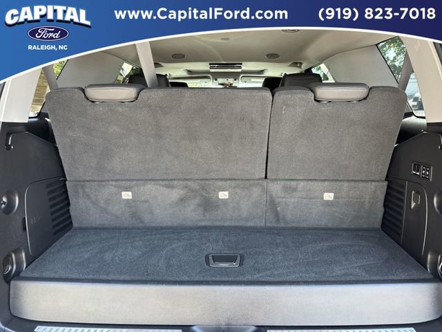 Used 2020 Cadillac Escalade Premium Luxury AWD/4WD image 16