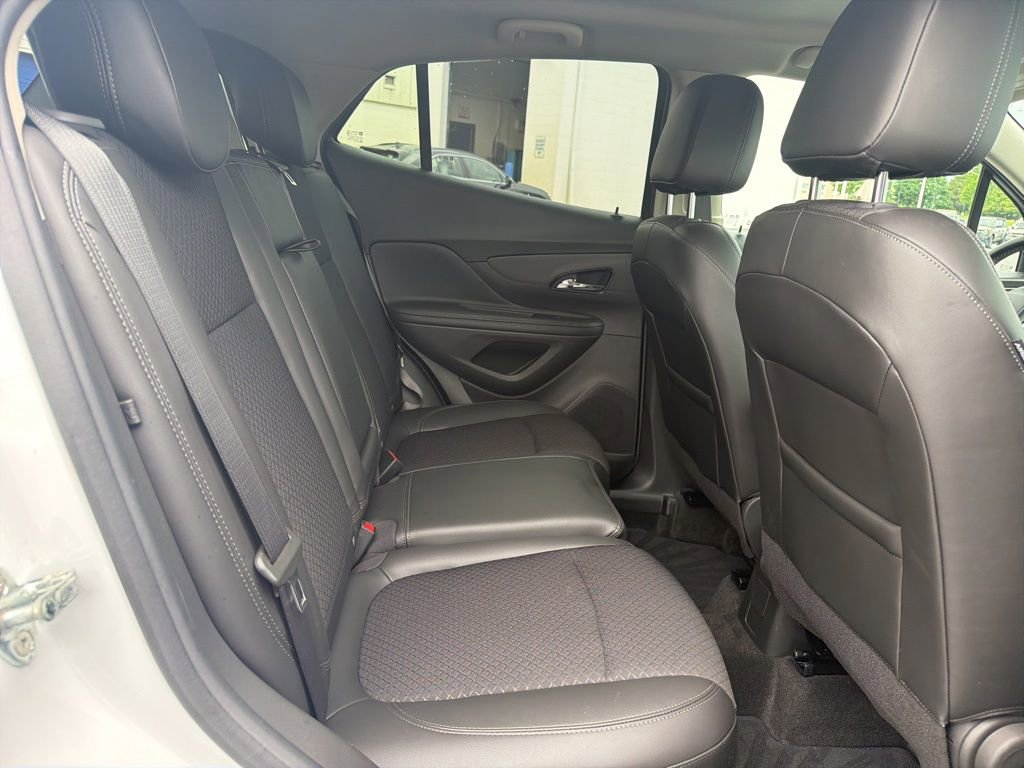 Used 2022 Buick Encore Preferred AWD/4WD image 39
