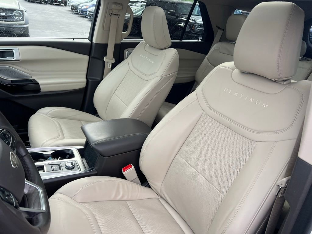 Certified 2022 Ford Explorer Platinum w/ Equipment Group 601A image 14