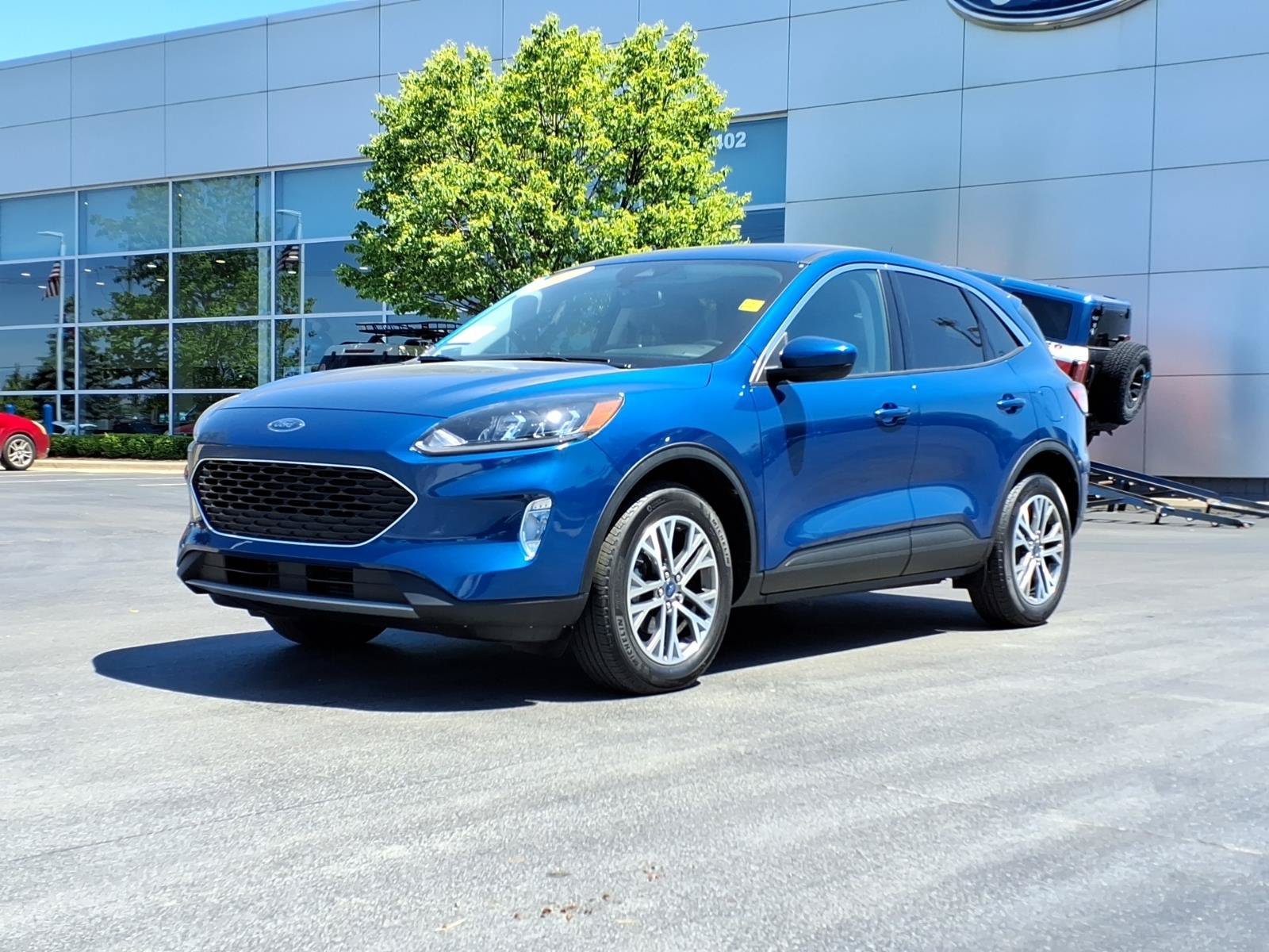 Certified 2022 Ford Escape SEL AWD/4WD image 1