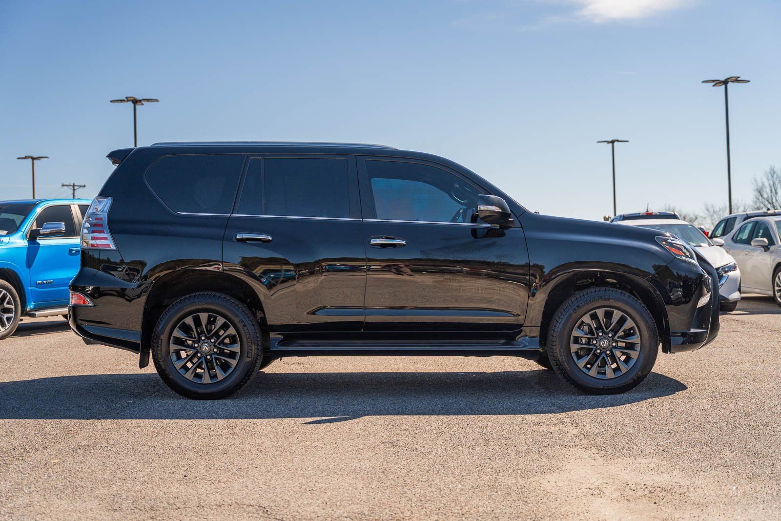 Used 2023 Lexus GX 460 Premium w/ Premium Package AWD/4WD image 7