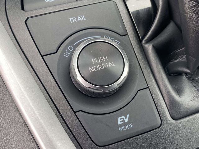 Used 2025 Toyota RAV4 XLE Premium AWD/4WD image 34