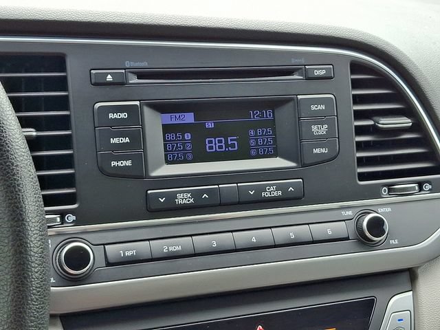 Used 2017 Hyundai Elantra SE w/ Cargo Package FWD image 16