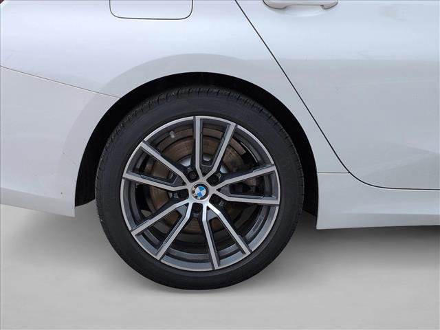 Used 2022 BMW 330i xDrive Sedan w/ Driving Assistance Package image 13