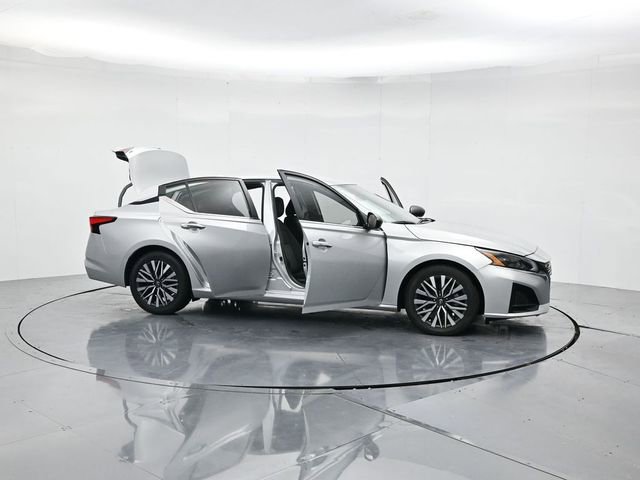 Used 2024 Nissan Altima 2.5 SV image 46