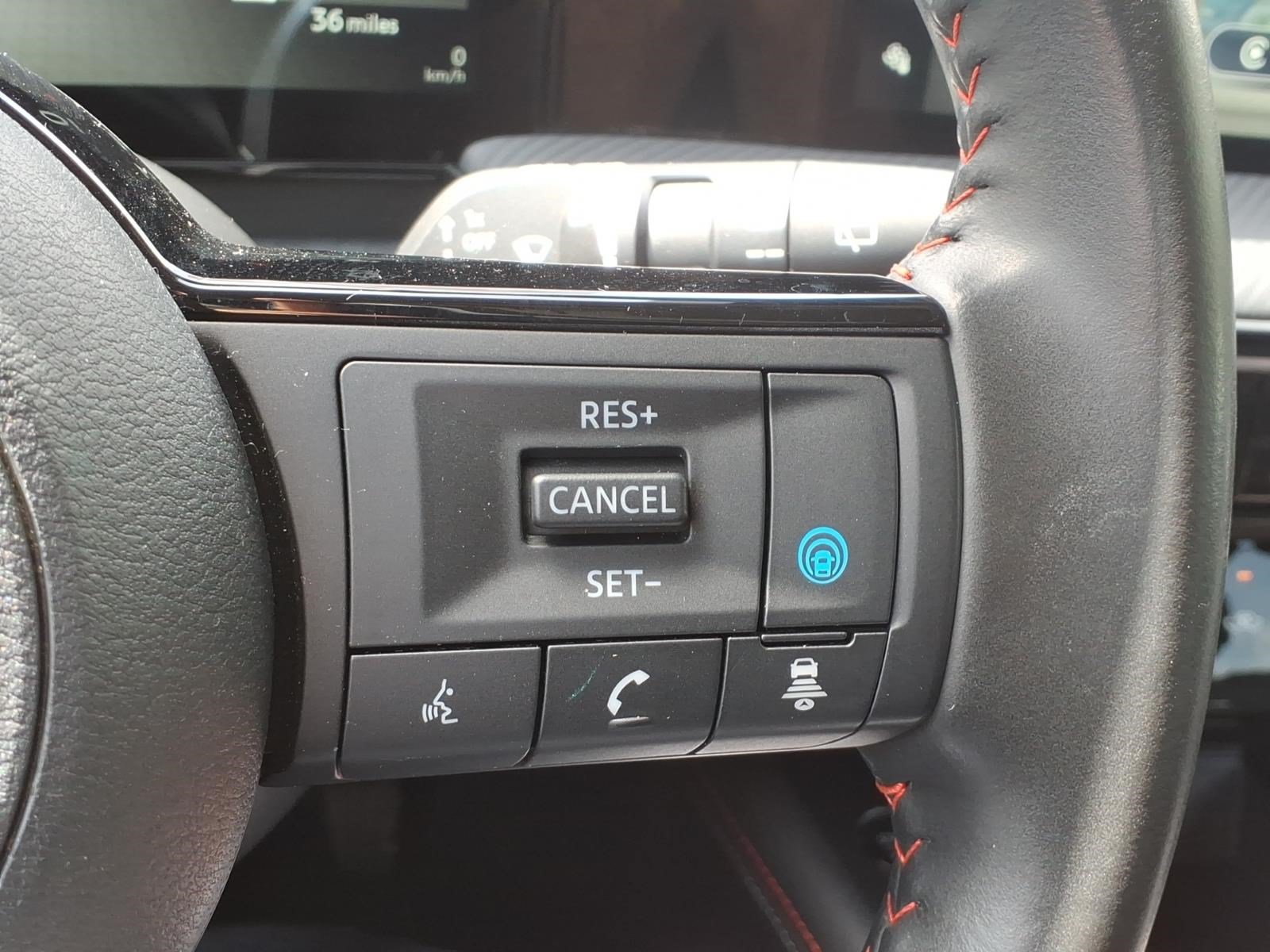 Used 2025 Nissan Kicks SR FWD image 25