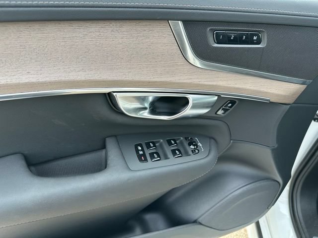 Used 2025 Volvo XC90 B6 Plus AWD/4WD image 22