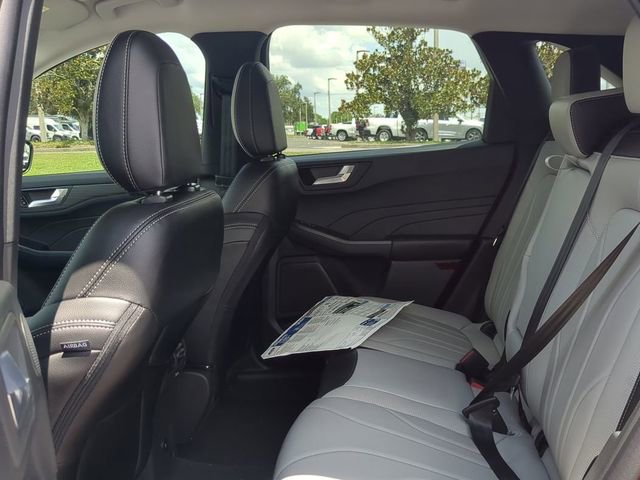 Certified 2025 Ford Escape SE w/ PHEV Premium Package FWD image 16