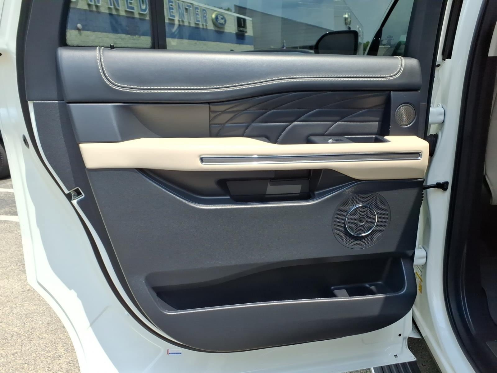 Certified 2024 Ford Expedition Max Platinum AWD/4WD image 13