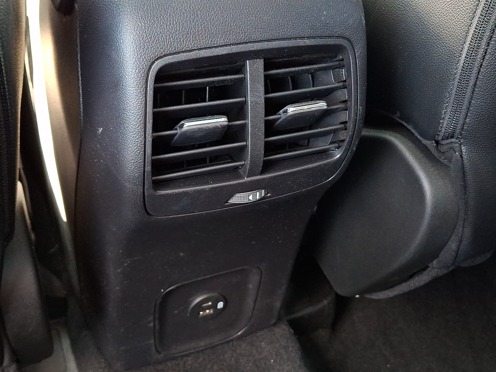 Certified 2022 Ford Escape SEL AWD/4WD image 11