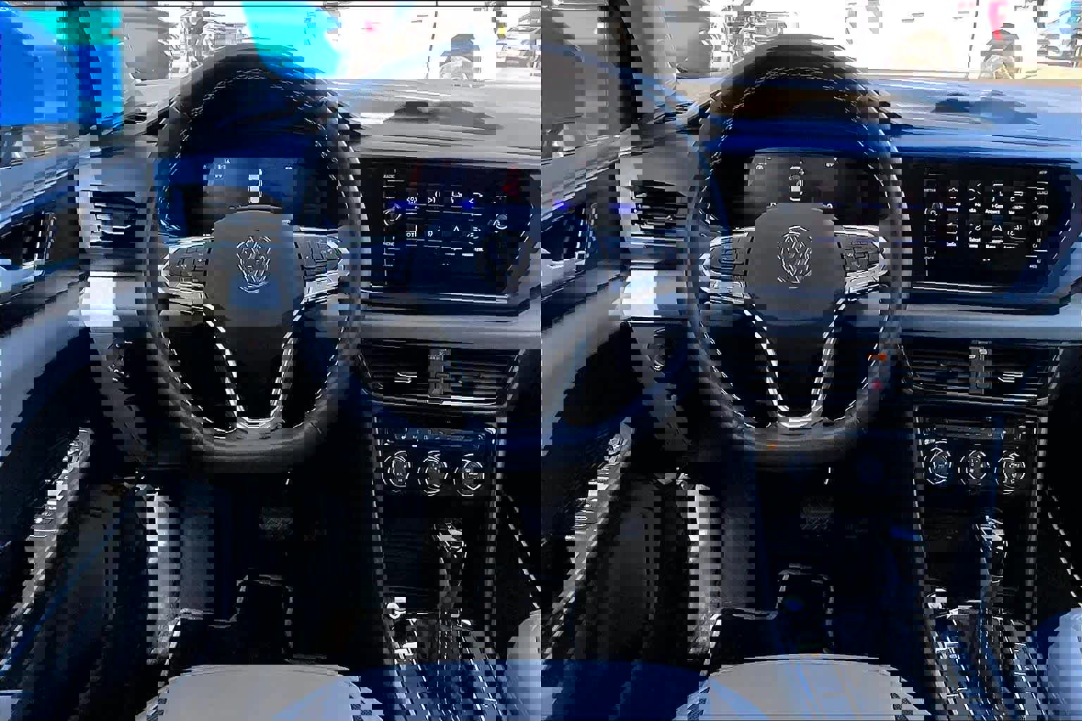 Used 2023 Volkswagen Taos SE image 9