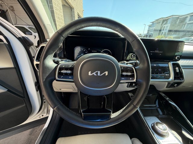 Used 2023 Kia Sorento SX Prestige w/ Panoramic Sunroof Package AWD/4WD image 9
